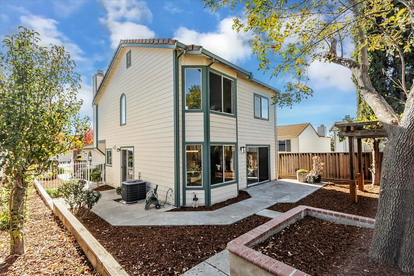 2249 Farmcrest St, Milpitas