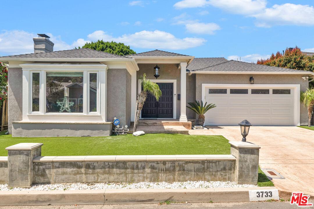 3733 Willowcrest Avenue, Studio City