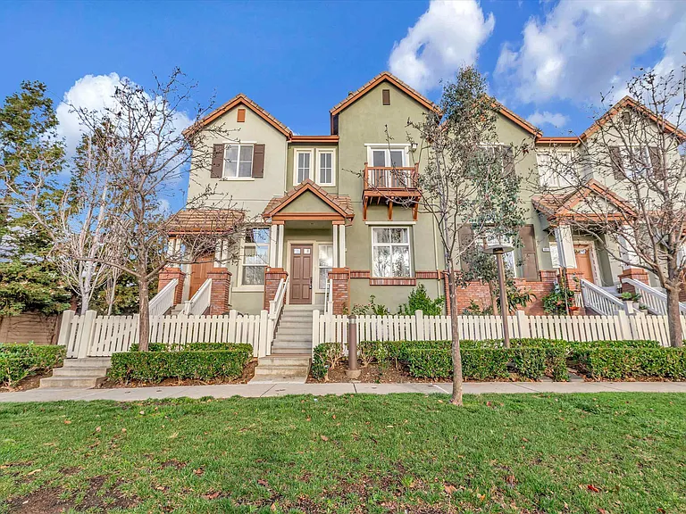 49000 Woodgrove Cmn, Fremont