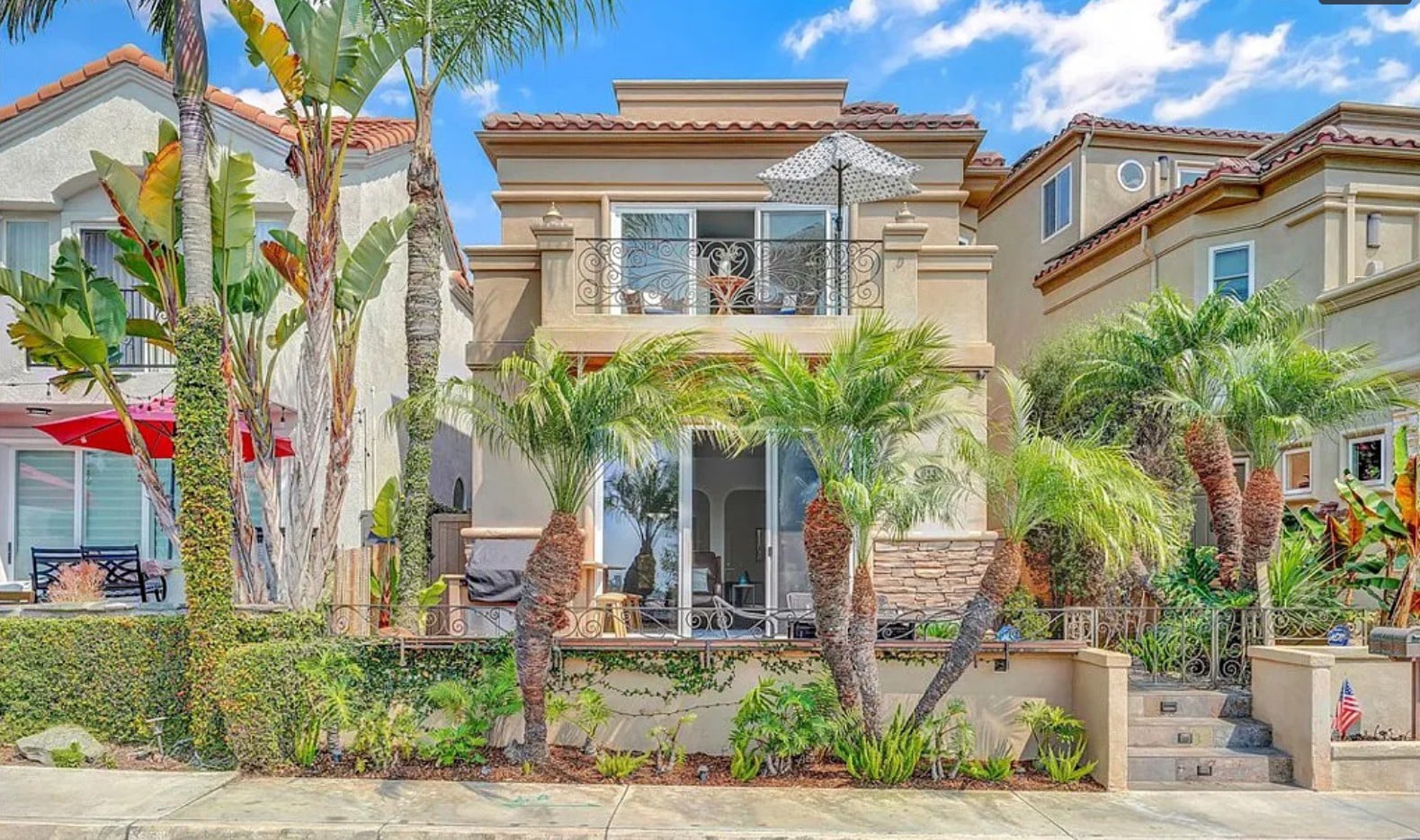 613 Frankfort Ave, Huntington Beach